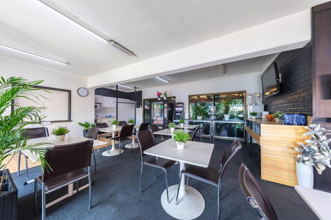 Ascot Budget Inn & Residences - Accommodation Burleigh 3