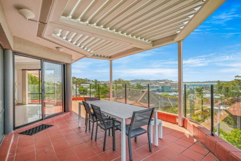 Ash Sienna - Accommodation Burleigh 2