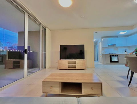 Ashfield 2 Br Apt Bus&Train Shop Parking - Accommodation Burleigh 1