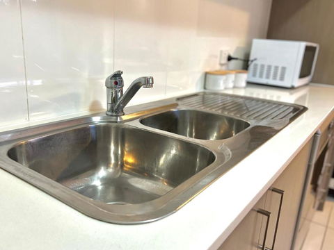 Ashfield 2 Br Apt Bus&Train Shop Parking - Accommodation Burleigh 2