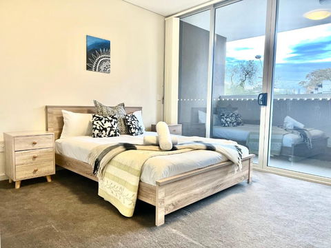 Ashfield 2 Br Apt Bus&Train Shop Parking - Accommodation Burleigh 0