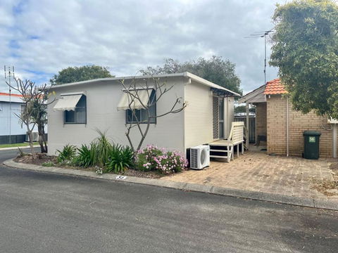 At Busso Cabin 56 - Accommodation Burleigh 3