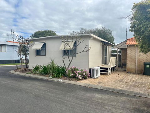 At Busso Cabin 56 - Accommodation Burleigh 2