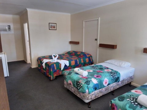 Austral Inn - Accommodation Burleigh 2
