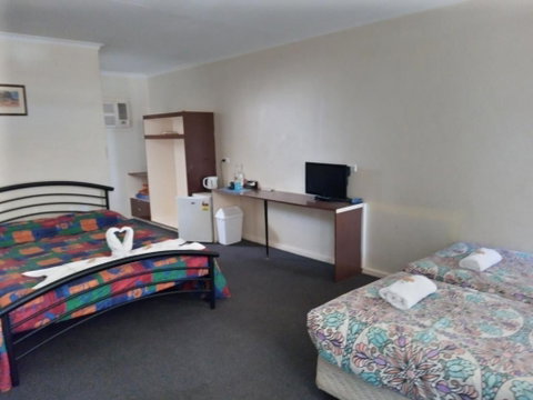 Austral Inn - Accommodation Burleigh 1