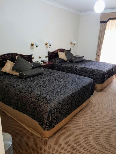Australian Heritage Motor Inn - Accommodation Burleigh 2