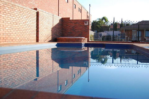 Australian Settlers Motor Inn - Accommodation Burleigh 4