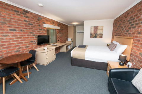Australian Settlers Motor Inn - Accommodation Burleigh 1