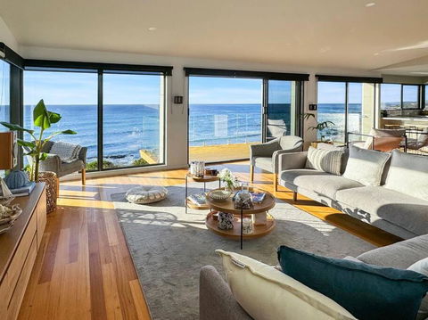 Ava - Luxe Oceanfront Beach House - Accommodation Burleigh 0