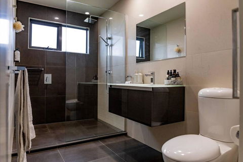 Ava - Luxe Oceanfront Beach House - Accommodation Burleigh 4