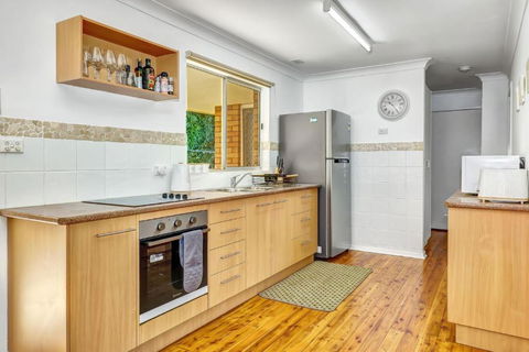 Avalon 2 - Accommodation Burleigh 4