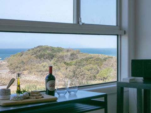 Avalon 3 - Accommodation Burleigh 2