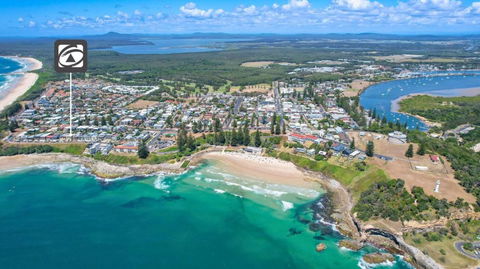 Avalon 4 - Accommodation Burleigh 1