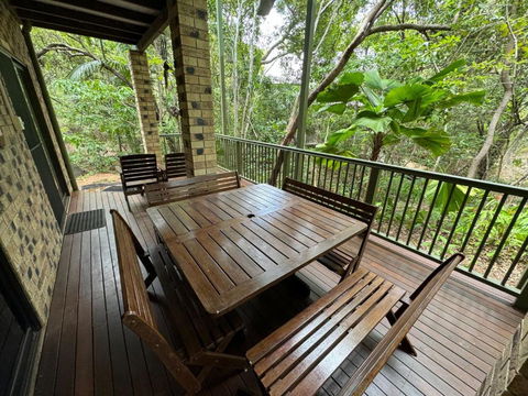 Avalon - Accommodation Burleigh 1