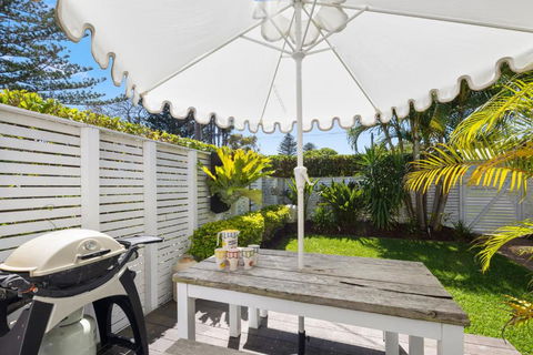 Avalon Beach Cottage, Private, 150m To The Beach! - Accommodation Burleigh 1