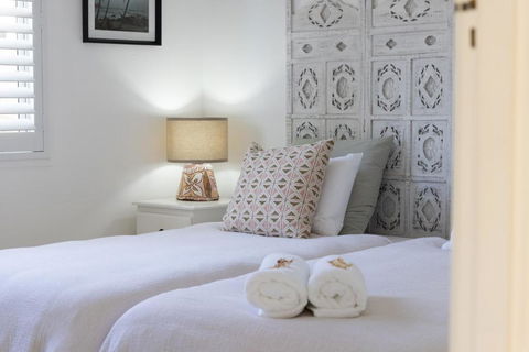 Avalon Beach Cottage, Private, 150m To The Beach! - Accommodation Burleigh 4