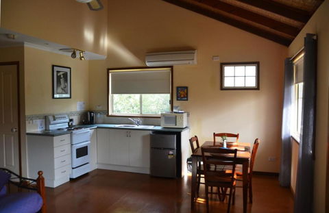 Avoca Cottages VICTORIA - Accommodation Burleigh 4