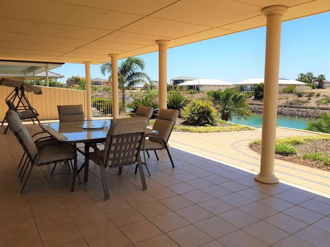 Avventura - Accommodation Burleigh 0