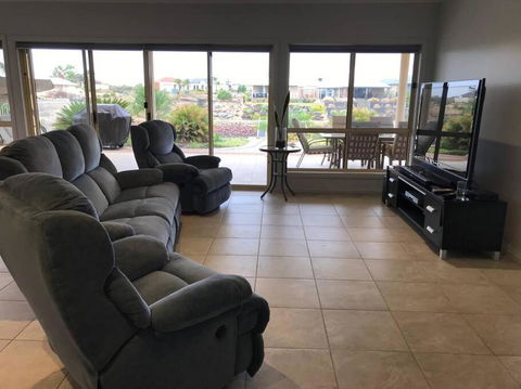 Avventura - Accommodation Burleigh 4