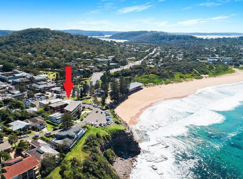 Avalon Beachside Apartment - Accommodation Burleigh 0