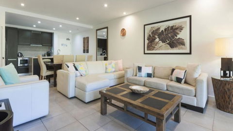 AZURE 125 Port Douglas - Accommodation Burleigh 4