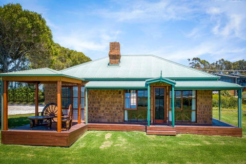 Apollo Bay Cottages- Sugarloaf - Accommodation Burleigh 2