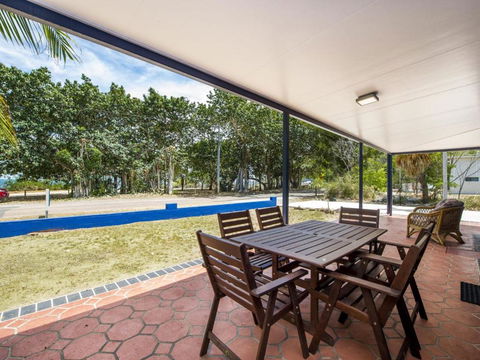Azure On Geoffrey Bay - Accommodation Burleigh 1