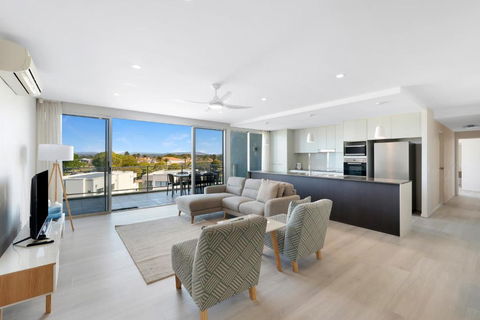 Azzura Greens Resort - Accommodation Burleigh 1