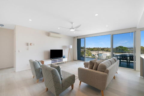 Azzura Greens Resort - Accommodation Burleigh 3