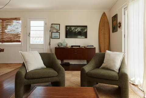 BAY PROPERTIES . The Sailor Shack - Accommodation Burleigh 1