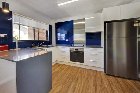 Azure Beach - Accommodation Burleigh 2