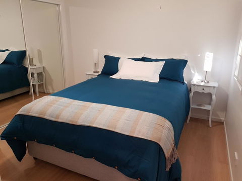 Bee-Haven Cottage - Accommodation Burleigh 0