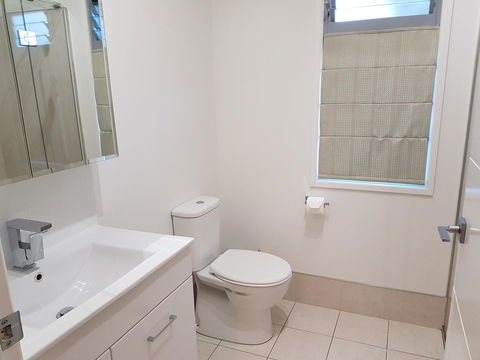 Bee-Haven Cottage - Accommodation Burleigh 9