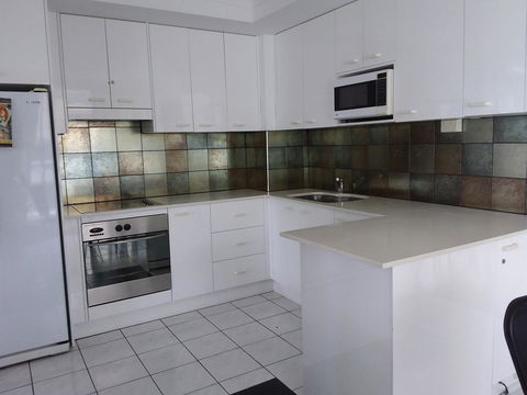Hibiscus On The Beach - Accommodation Burleigh 8