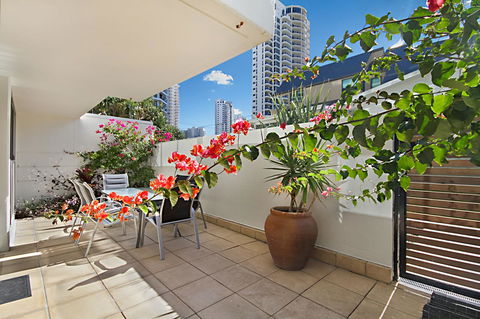 Hibiscus On The Beach - Accommodation Burleigh 35