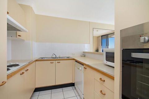 Hibiscus On The Beach - Accommodation Burleigh 12