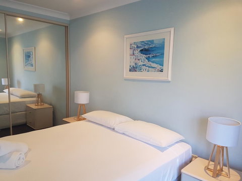Mykonos Apartments - Accommodation Burleigh 21