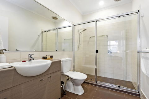 Lotus Retreat - Accommodation Burleigh 3