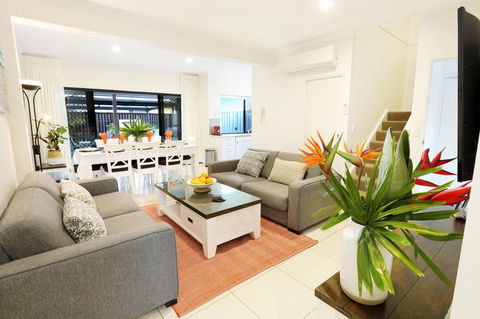Lotus Retreat - Accommodation Burleigh 0