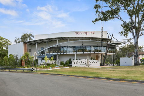 Fountain View Estate - We Accommodate - Accommodation Burleigh 17