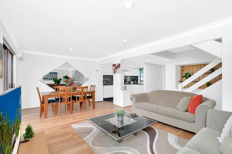 Fountain View Estate - We Accommodate - Accommodation Burleigh 8