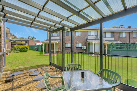 Fountain View Estate - We Accommodate - Accommodation Burleigh 1