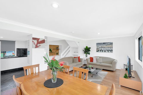 Fountain View Estate - We Accommodate - Accommodation Burleigh 6
