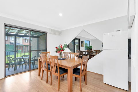 Fountain View Estate - We Accommodate - Accommodation Burleigh 9