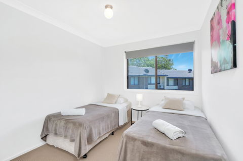 Fountain View Estate - We Accommodate - Accommodation Burleigh 4