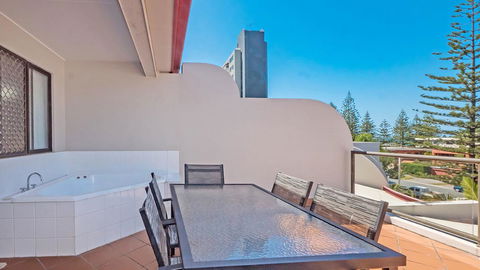 Burleigh On The Beach - Accommodation Burleigh 27