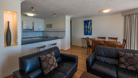 Carrington Court - Accommodation Burleigh 25