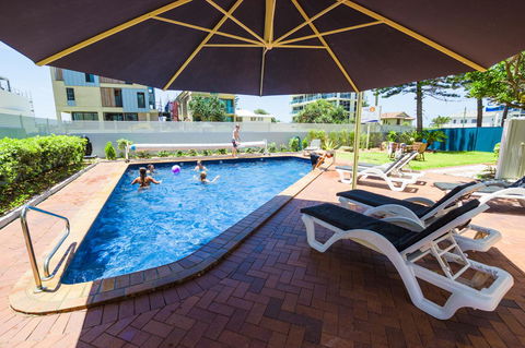 Carrington Court - Accommodation Burleigh 4