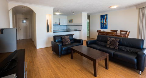 Carrington Court - Accommodation Burleigh 32