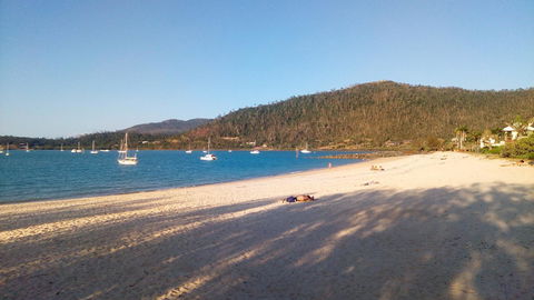 Boathouse Port Of Airlie - Accommodation Burleigh 25